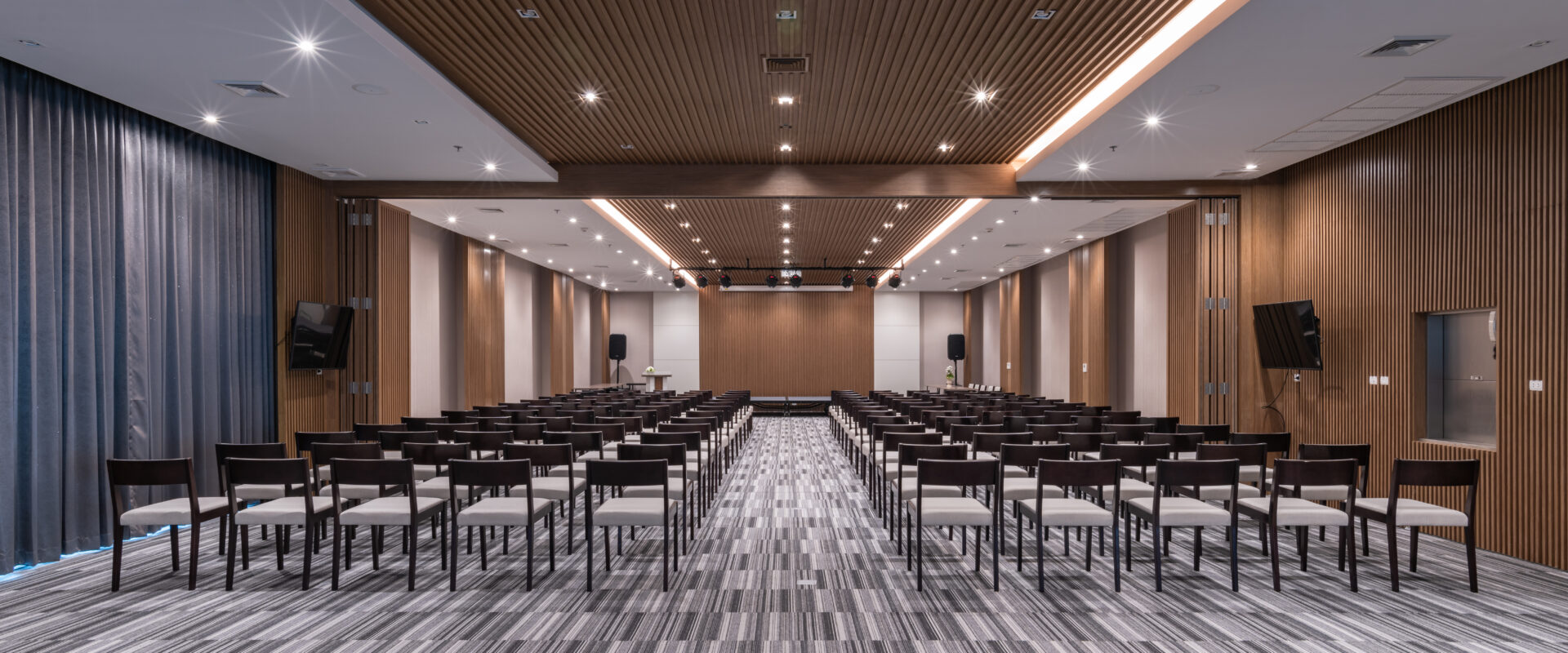 ZEN Meeting Room