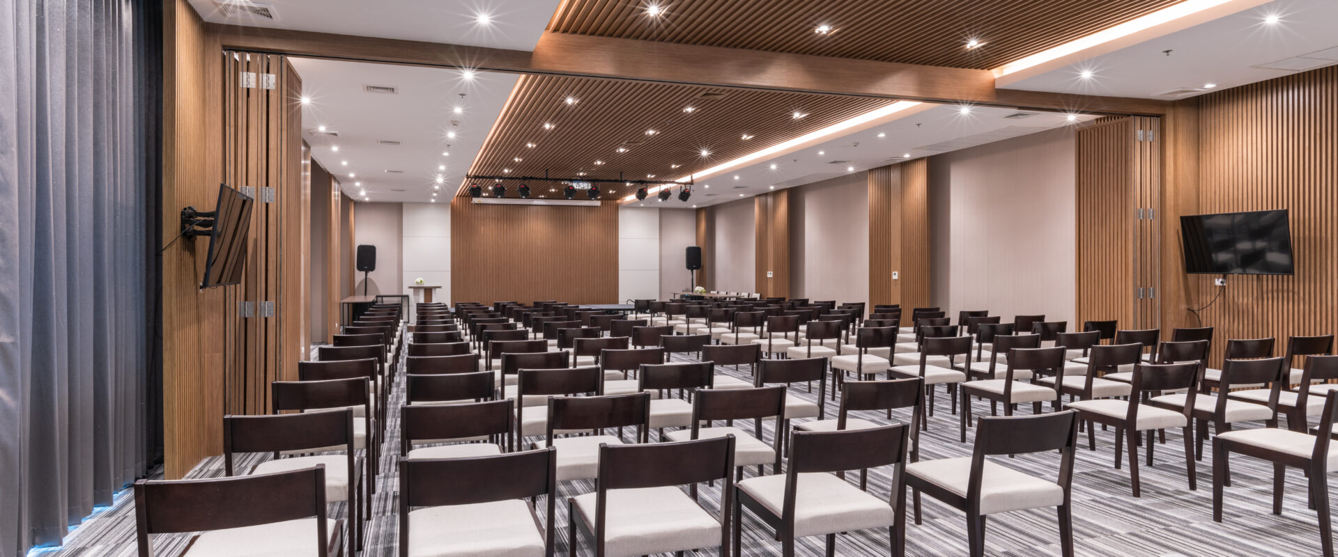 ZEN Meeting Room