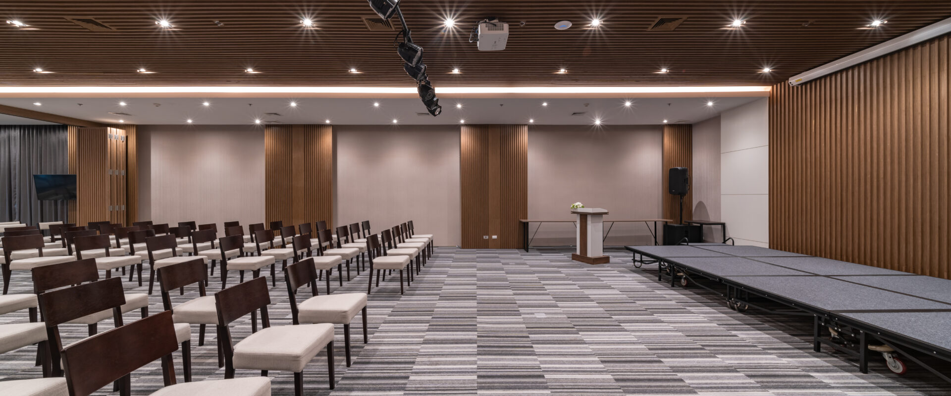 ZEN Meeting Room