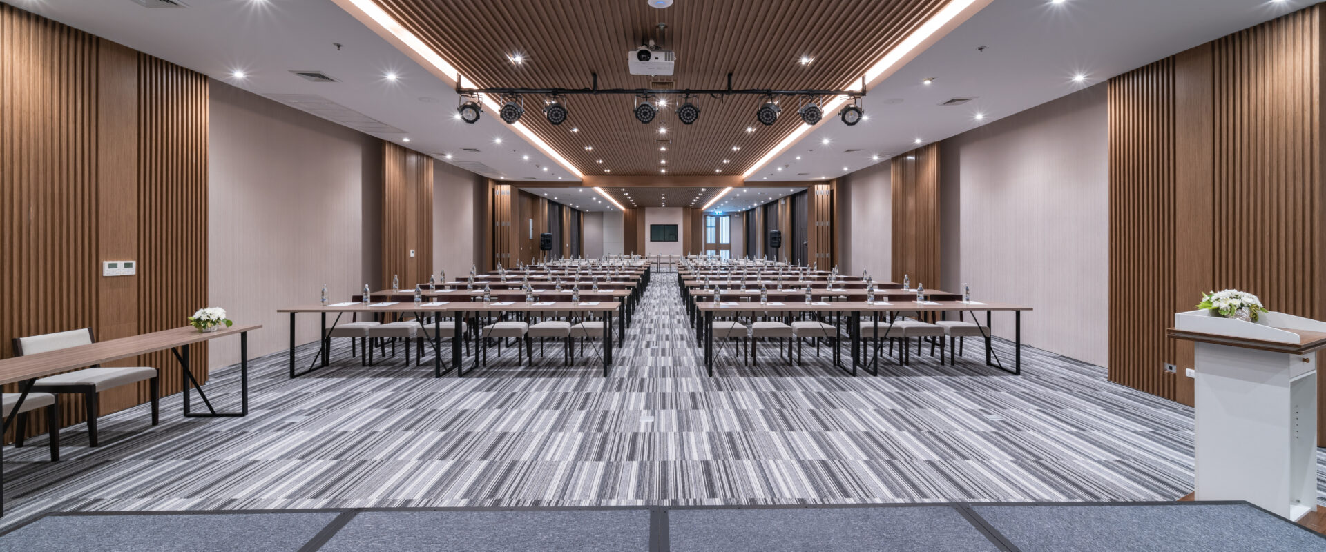 ZEN Meeting Room