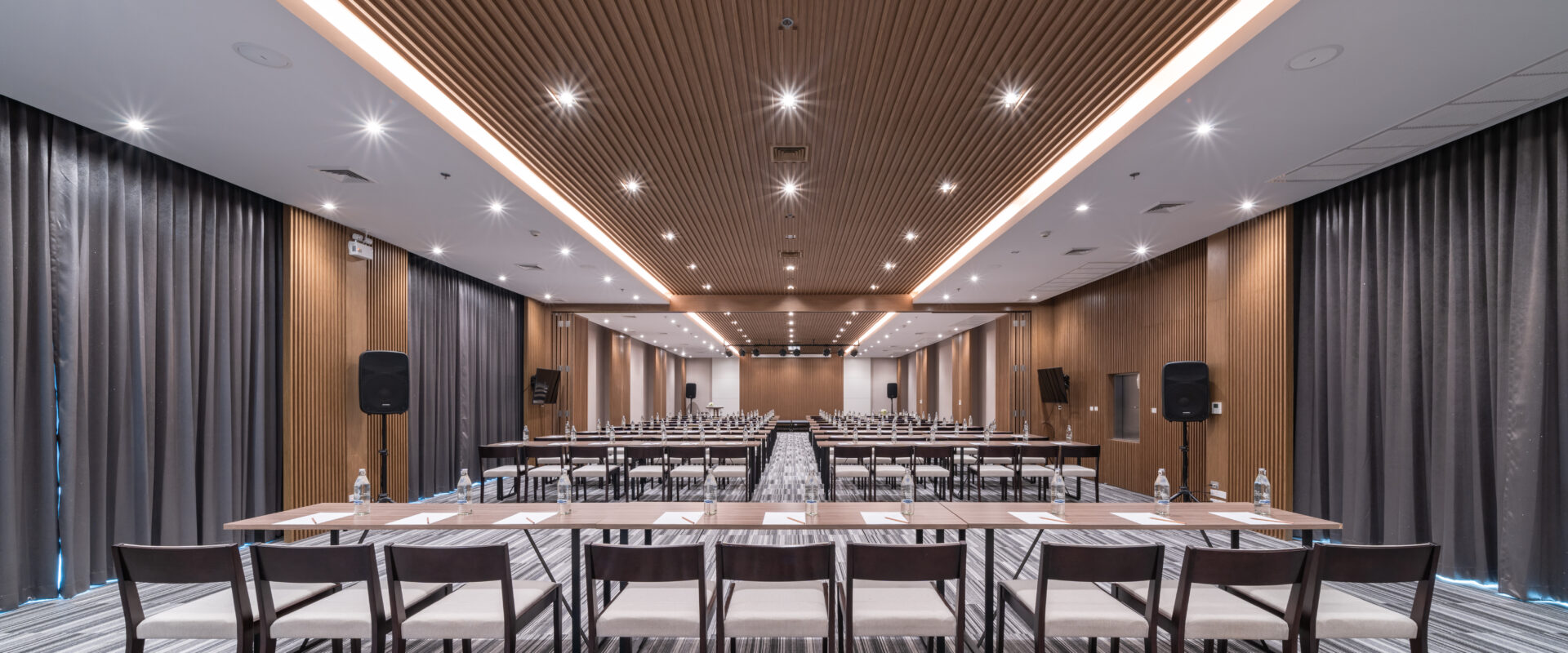 ZEN Meeting Room